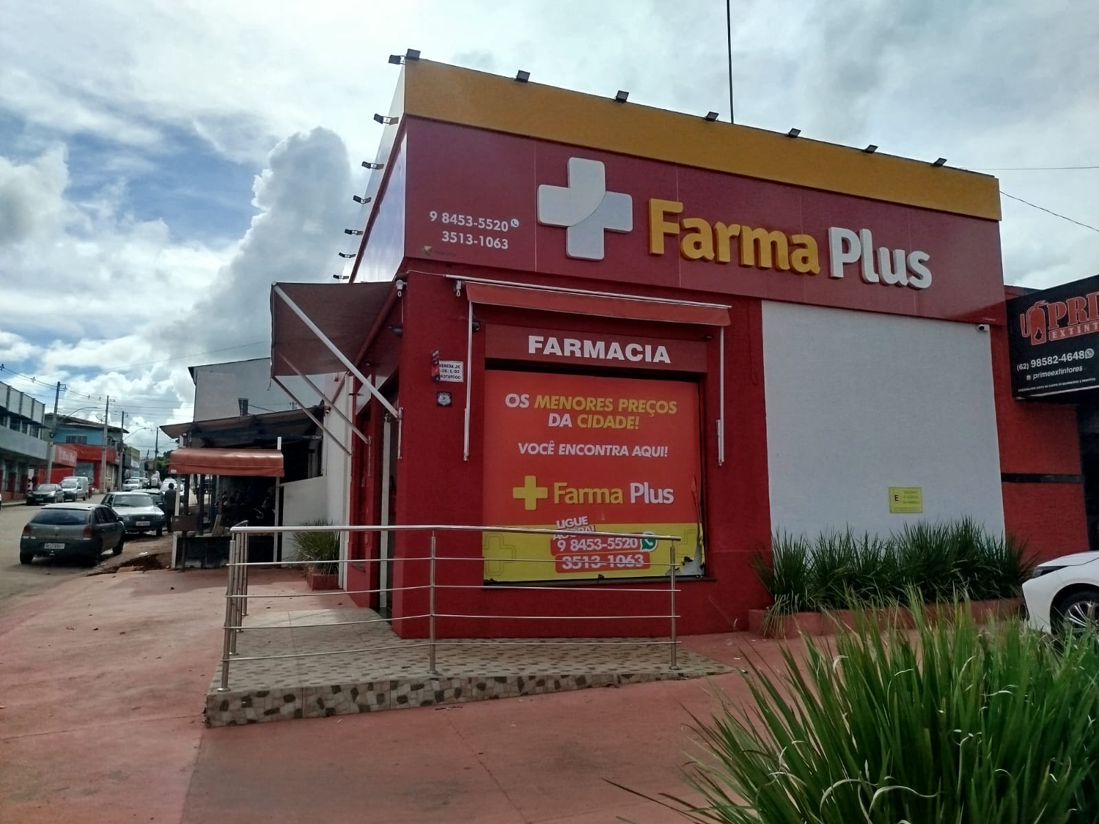 Fachada Farma Plus 2